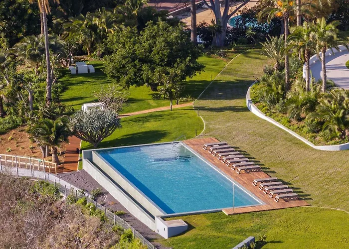 Acqua Vi By An Island