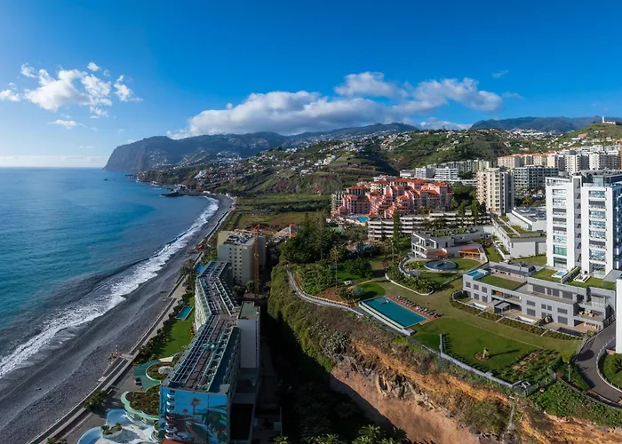 Acqua Vi By An Island * Funchal (Madeira)