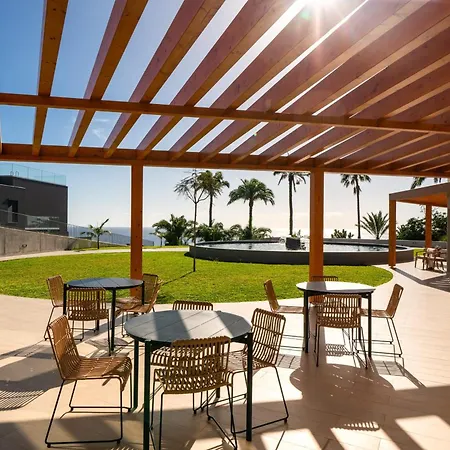 Acqua Vi By An Island